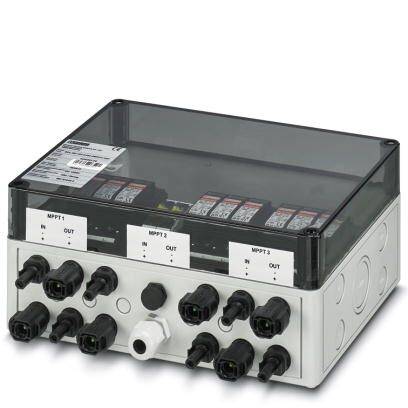 Ein elektrischer Anschlusskasten mit mehreren Anschlüssen und Etiketten beschriftet als 'MPP1', 'MPP2' und 'MPP3'.