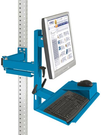 Ein blauer, höhenverstellbarer Monitorarm mit Tastatur- und Mausablage ist an einem vertikalen Metallpfosten befestigt.