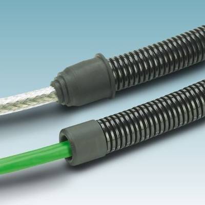 Zwei Kabel mit schützenden Ummantelungen: eines silbern geflochten, das andere mit schwarzer Spirale, beide enden in grauem Anschluss.