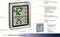 Digitales Thermo-Hygrometer mit Edelstahlrahmen zeigt Temperatur, Luftfeuchtigkeit, Komfortzonen-Indikator und Zeit. Maße: 74x90 mm.