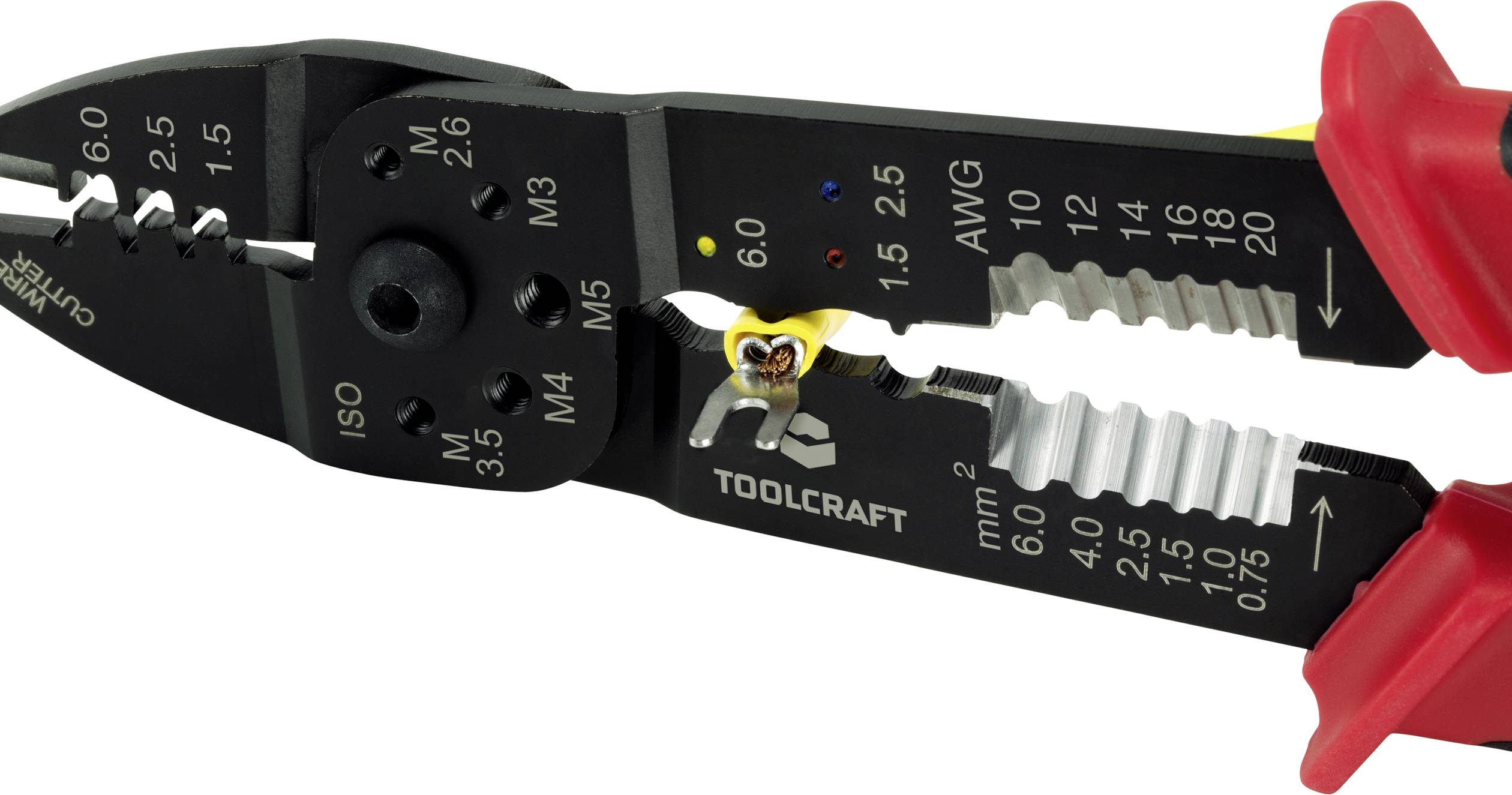 Ein Crimpwerkzeug mit roten Griffen wird gezeigt. Es hat verschiedene Größenmarkierungen für Kabel und Drähte auf den Backen.