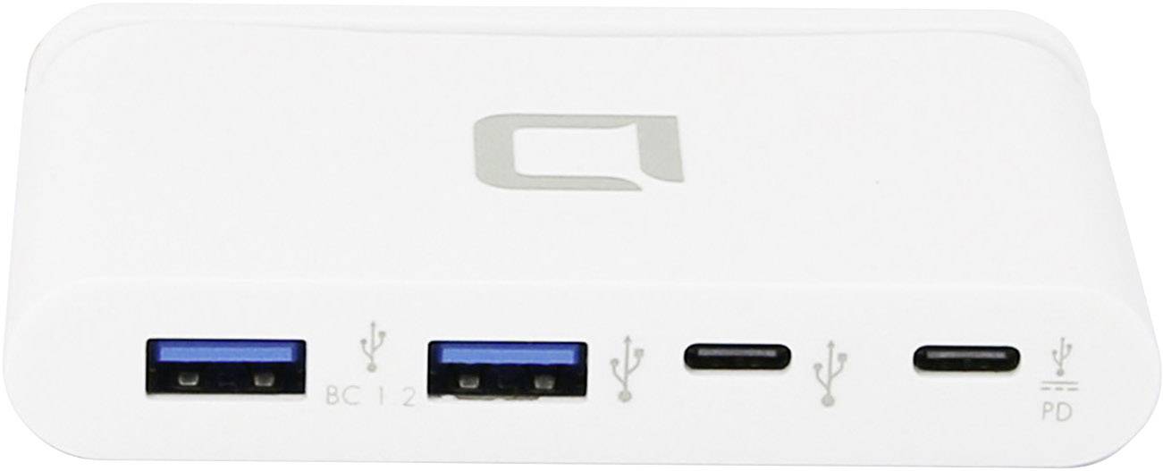 Ein weißer USB-Hub mit zwei USB-A- und zwei USB-C-Anschlüssen.