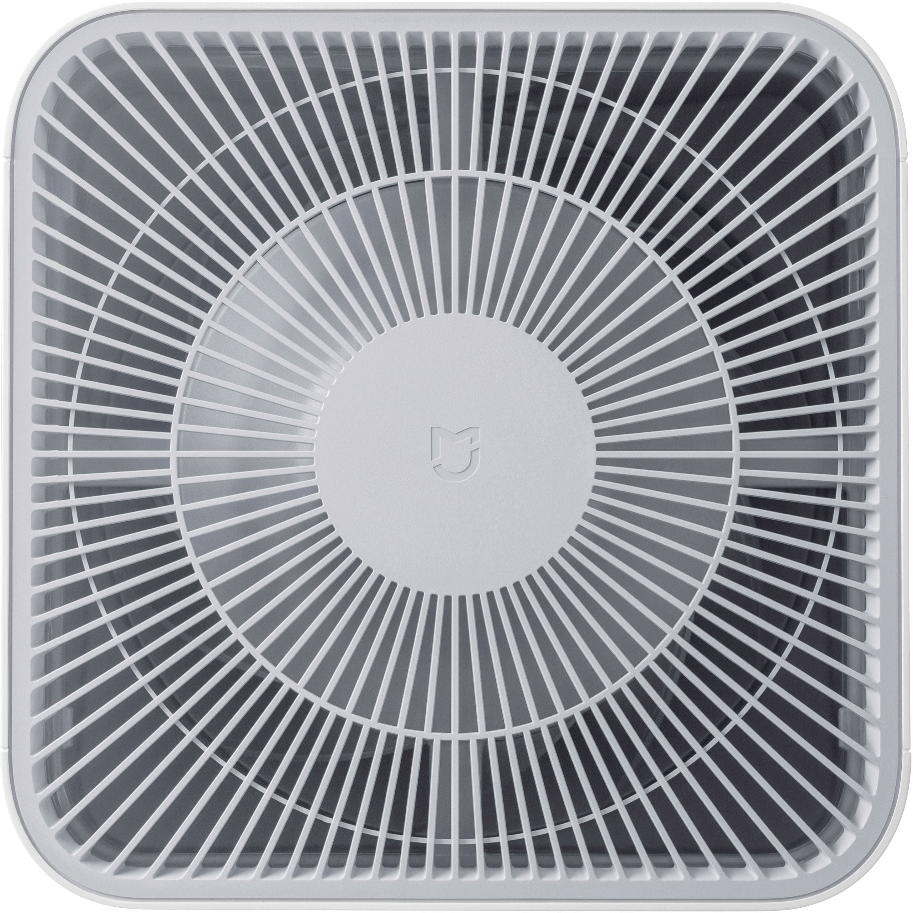 Ein quadratischer Luftfilter mit weißen Lamellen in einem regelmäßigen Muster, zentral ist ein Logo sichtbar.
