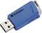 Blauer USB-Stick von Verbatim in Nahaufnahme, zeigt Marke und Anschluss.