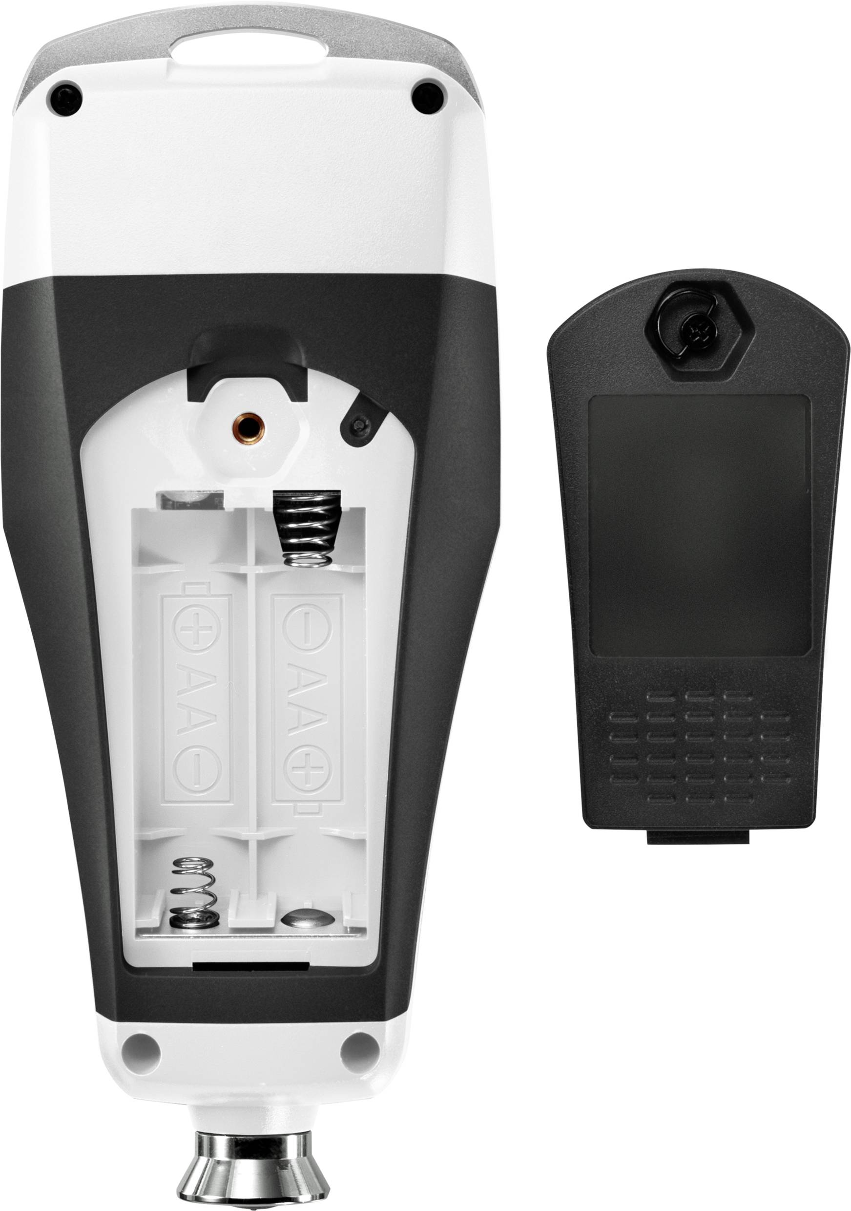 Offenes elektronisches Gerät mit entfernter Rückseite, zeigt Fach für zwei AA-Batterien. Links Gerät, rechts abgenommene Abdeckung.