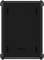 Schwarze Schutzhülle für ein Tablet, rechteckige Form, mit abgerundeten Ecken und vertikalen Einkerbungen, Markenlogo in der Mitte.
