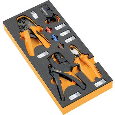 Werkzeugkasten mit Crimpzangen, Abisolierzangen und Steckmodulwerkzeug in orangefarbener Schaumstoffeinlage, Steckmodule farblich sortiert.