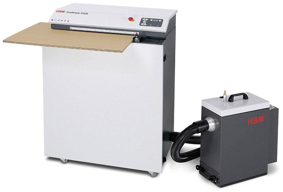 Industrielle Papierschneidemaschine mit angeschlossenem Staubsauger, geeignet zum Schneiden großer Papierstapel.