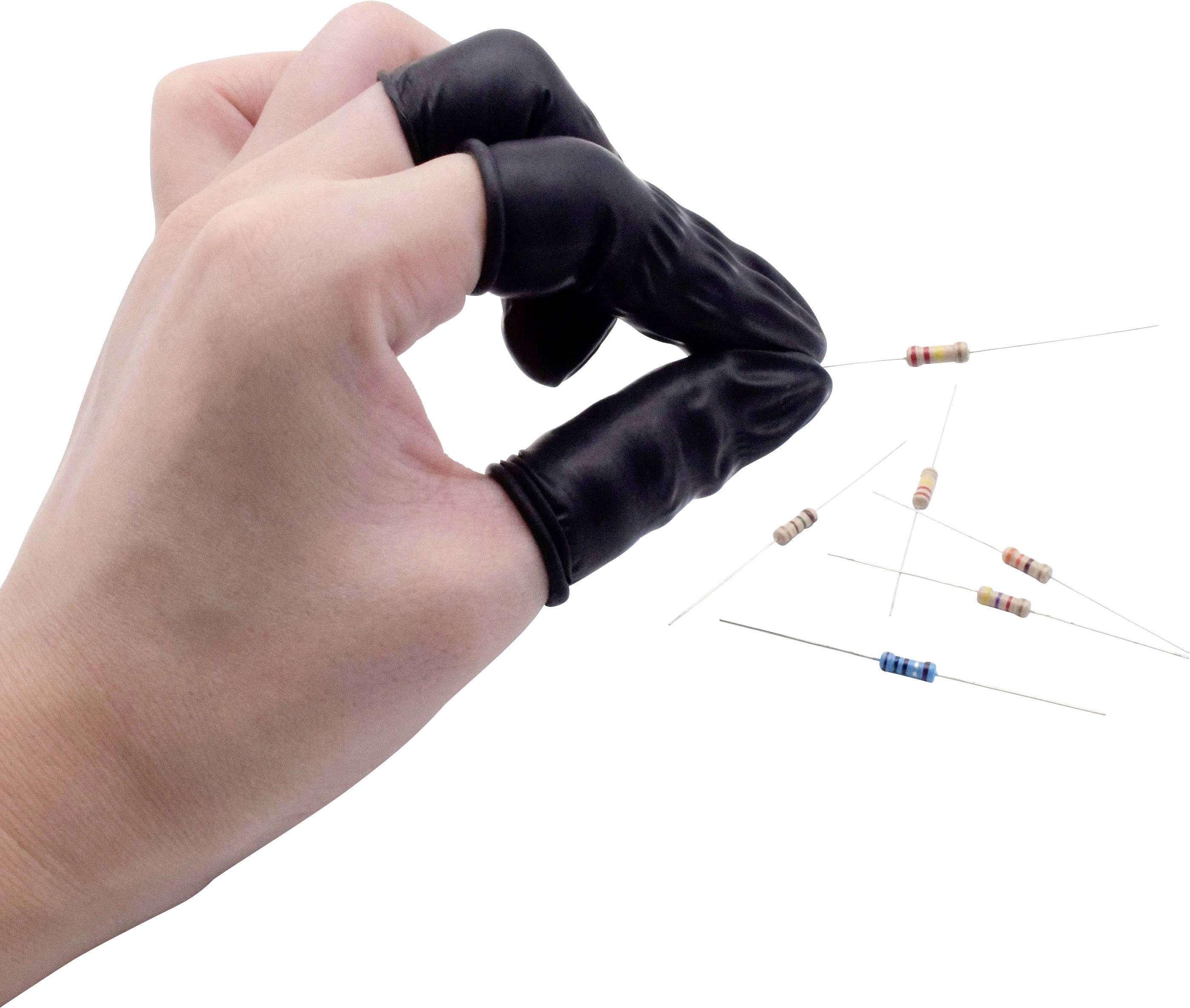 Hand mit schwarzem Handschuh hält einen kleinen Widerstand zwischen Daumen und Zeigefinger, umgeben von mehreren weiteren Widerständen.