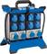 Tragbare Stromverteilerbox mit mehreren blauen und weißen Steckdosen, schwarzem Tragegriff und robustem Gehäuse.