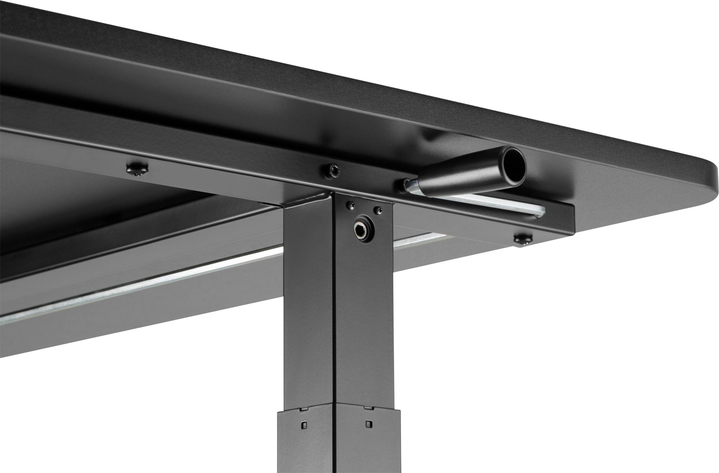 Ein schwarzer Metalltisch mit verstellbarem Bein, Nahaufnahme der Unterseite mit Schrauben und zylindrischem Hebel zur Höhenverstellung.