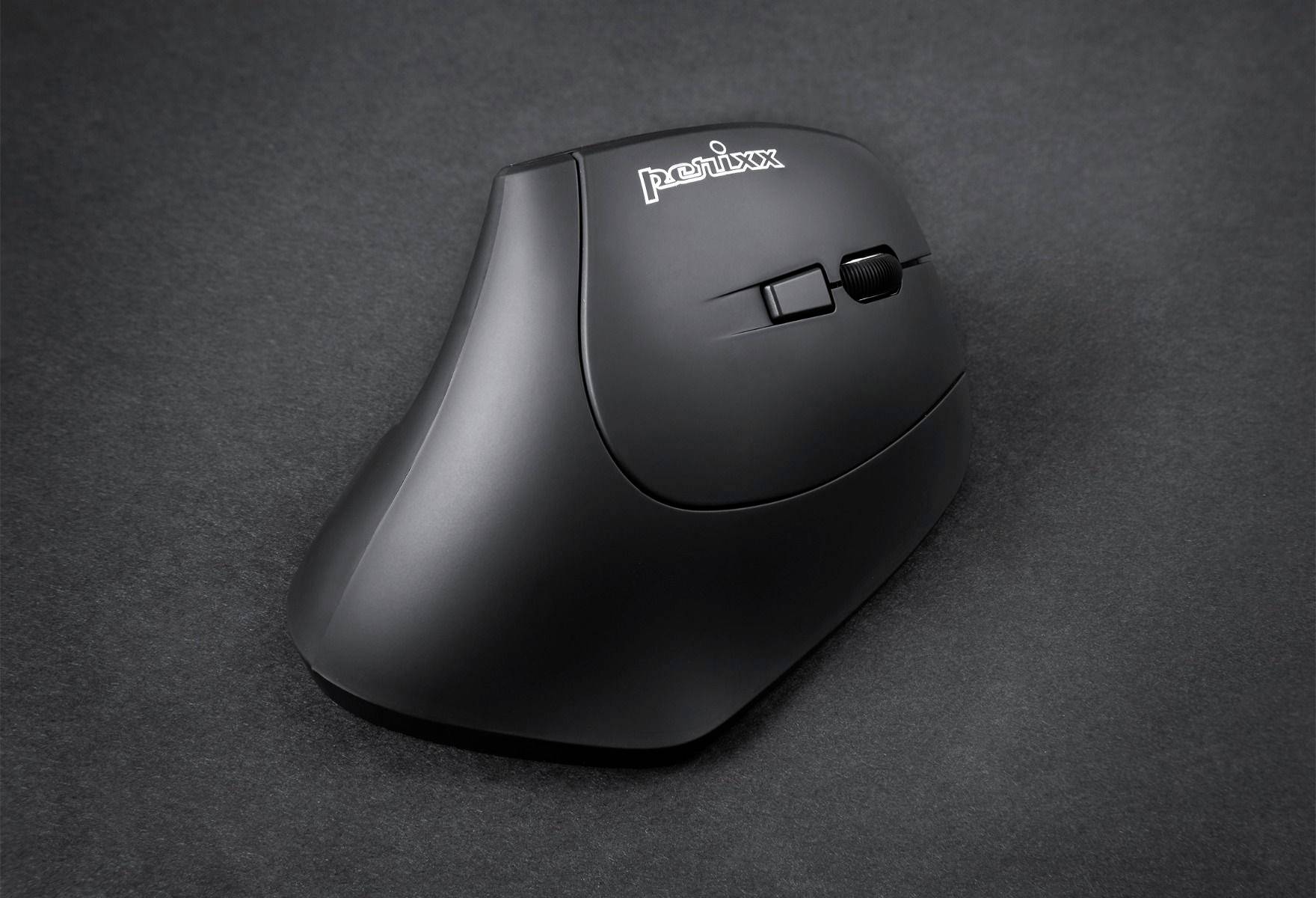 Schwarze ergonomische vertikale Maus auf grauem Hintergrund, mit zwei Haupttasten und einem Scrollrad. Markenname oben sichtbar.