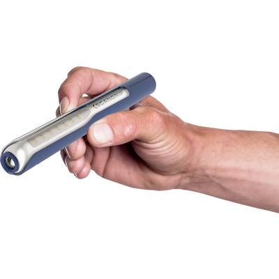 Eine Hand hält einen Stift-ähnlichen Scanner, der offensichtlich zum digitalen Erfassen von Text oder Codes verwendet wird.