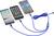 Drei Smartphones sind über ein USB-Kabel mit einem blauen Anschluss verbunden. Das Kabel teilt sich in drei, um jedes Gerät aufzuladen.