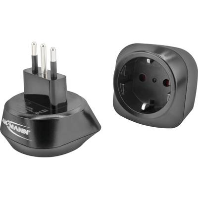 Zwei schwarze Reiseadapter: einer mit Steckerstiften, der andere mit einer Steckdose. Beide tragen den Markennamen und sind kompakt.