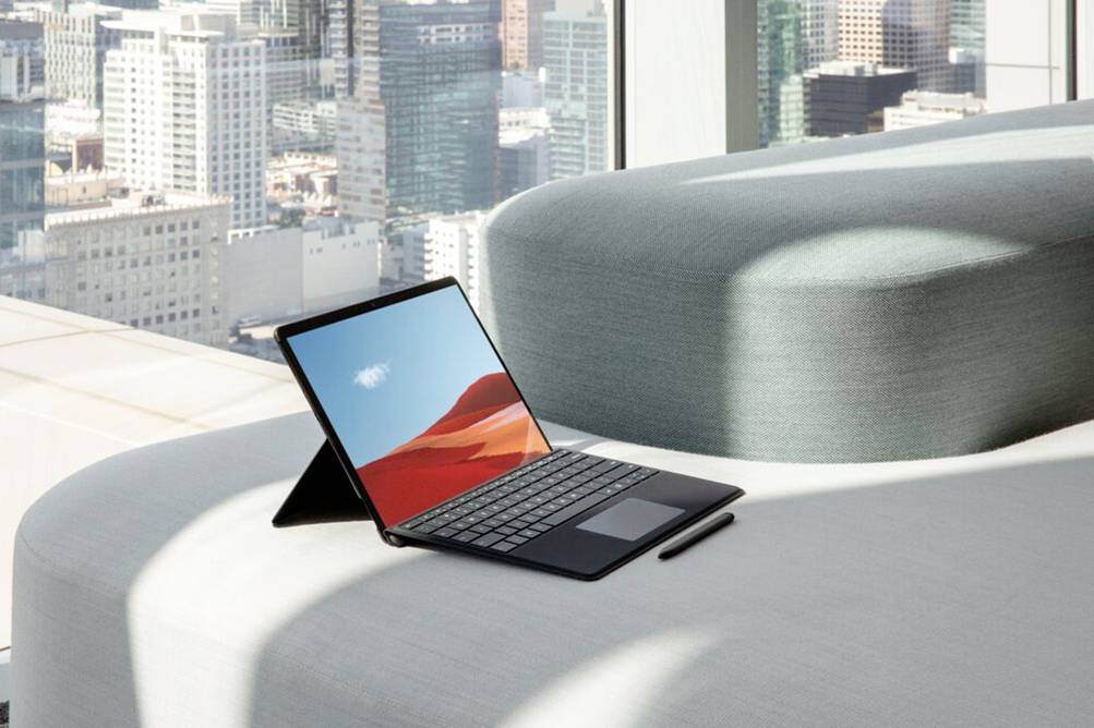 Microsoft Surface Pro X - Tablet - SQ1 3 GHz - Windows 10 Home - Qualcomm Adreno 685 - 8 GB RAM - 256 GB SSD - 33 cm (13-6