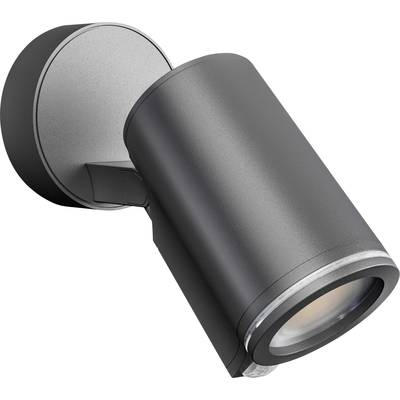 Schwarze Außenleuchte mit zylindrischem Gehäuse an Wandhalterung, strahlt nach unten. Modernes Design für gezielte Beleuchtung.