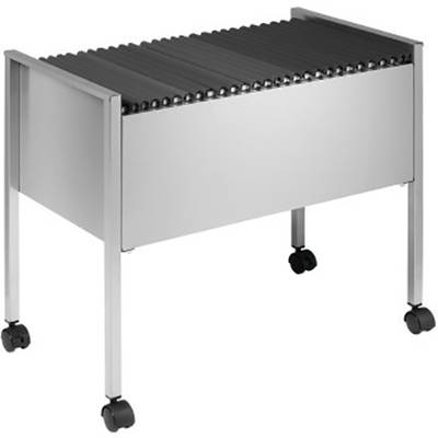 Ein mobiler, rechteckiger Rolltisch mit dunklen Rollen, ideal für den Transport von Gegenständen. Silberne Metallstruktur auf vier Rädern.