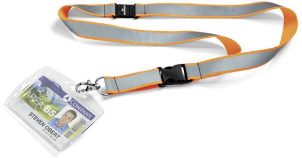 Namensschild mit einem Foto, der Aufschrift 'AREA 85' und 'STEVEN OBERT' an einem orange-grauen Lanyard befestigt.