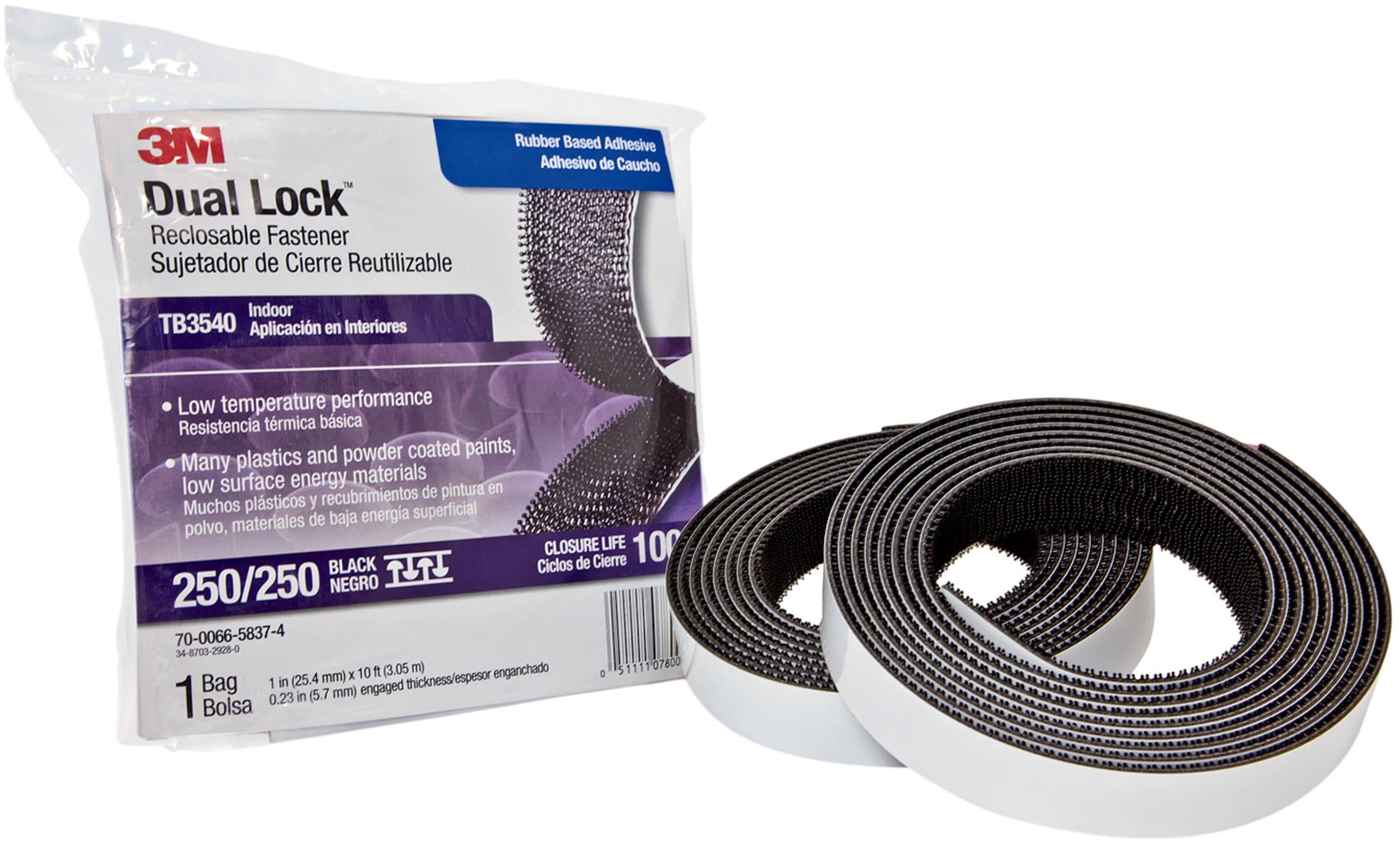 '3M Dual Lock' wiederverwendbarer Verschluss, schwarz, für drinnen. Packung neben zwei aufgerollten Bandstücken. Ideal für niedrige Temperaturen.