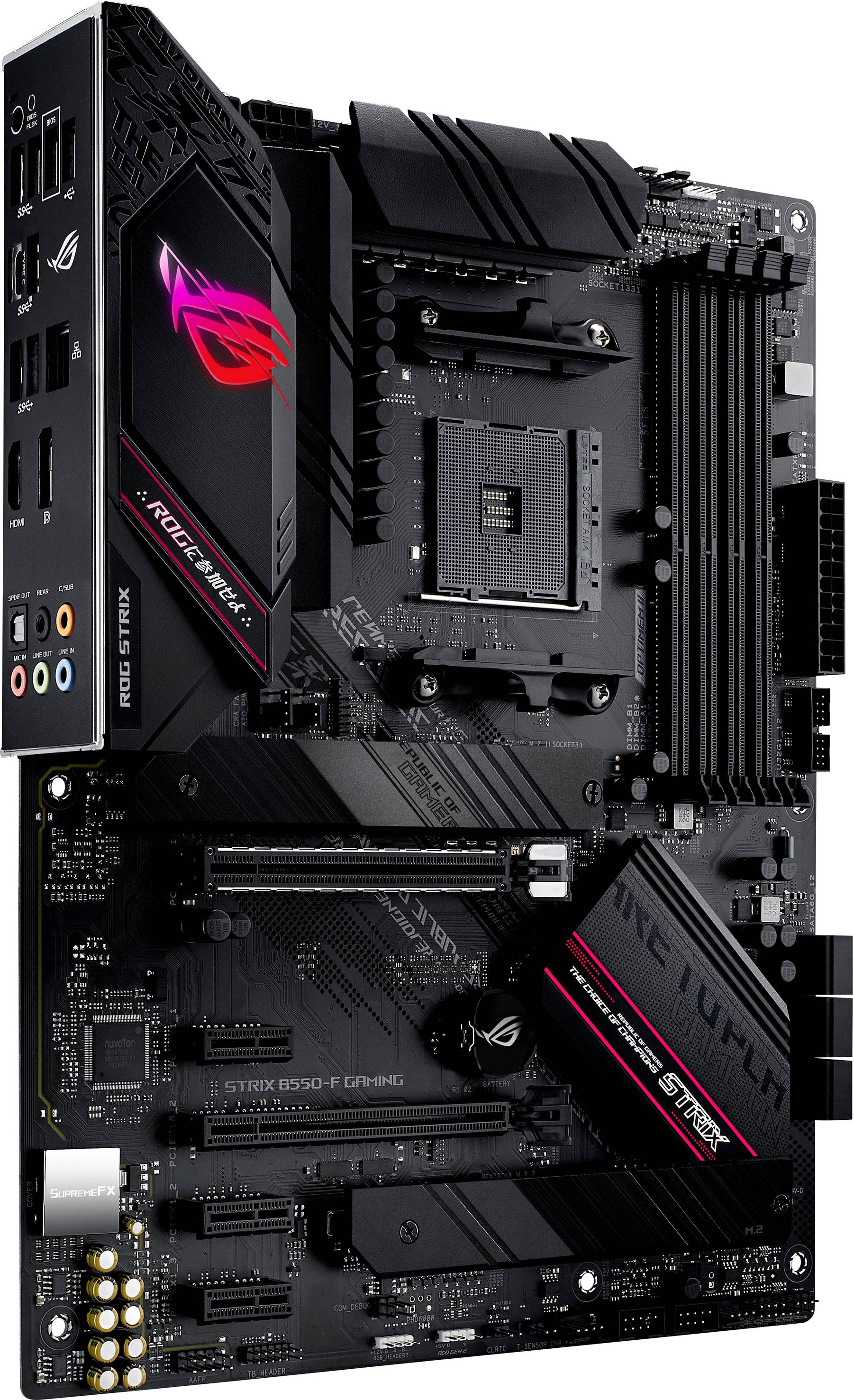 Ein schwarzes Motherboard mit mehreren Anschlüssen, RAM-Steckplätzen und auffälligem Markenlogo in Rot und Lila.