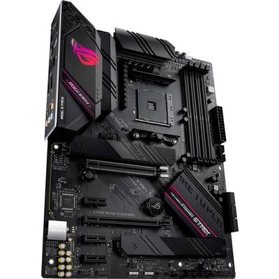 Ein schwarzes Computer-Mainboard mit mehreren PCI-Steckplätzen, RAM-Steckplätzen und Anschlüssen für CPUs. Designdetails in Schwarz und Rot.
