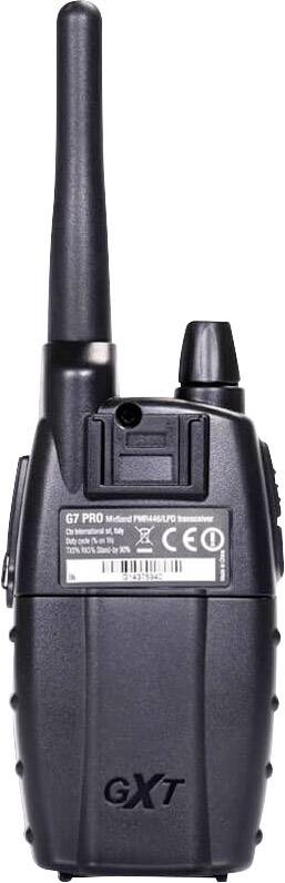 Ein schwarzes Walkie-Talkie-Gerät mit einer langen Antenne. Auf der Rückseite sind technische Informationen und CE-Kennzeichnung zu sehen.