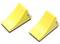 Zwei gelbe, keilförmige Türstopper mit Metallgriffen, nebeneinander liegend. Sie verhindern das Schließen von Türen.