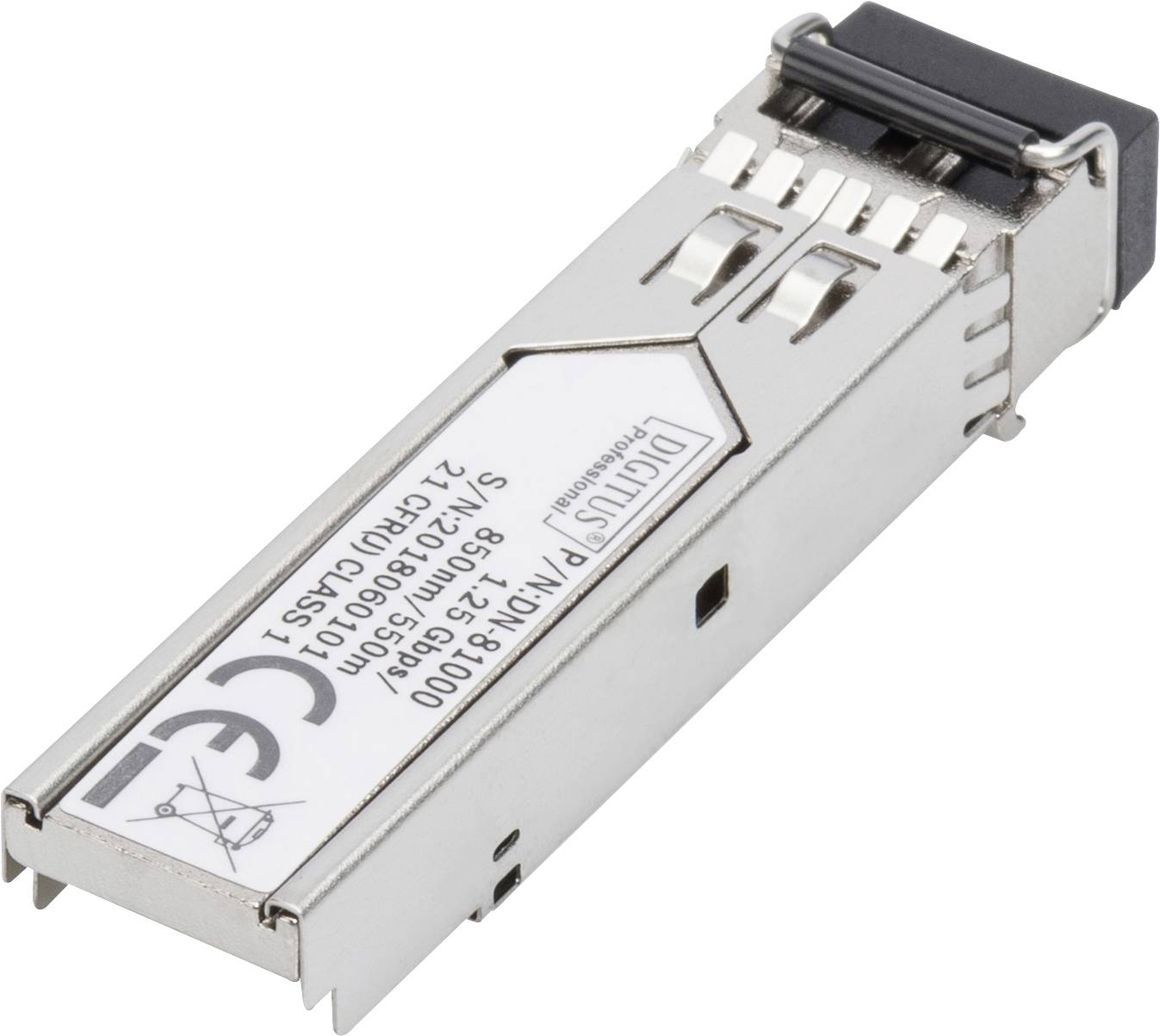 Ein metallisches SFP-Modul mit einem Aufkleber, der technische Spezifikationen zeigt. Wird in Netzwerkausrüstung verwendet.