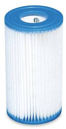 Ein blauer und weißer zylindrischer Wasserfilter mit einem gelochten Loch in der Mitte, umgeben von Faltenmaterial für Filtration.