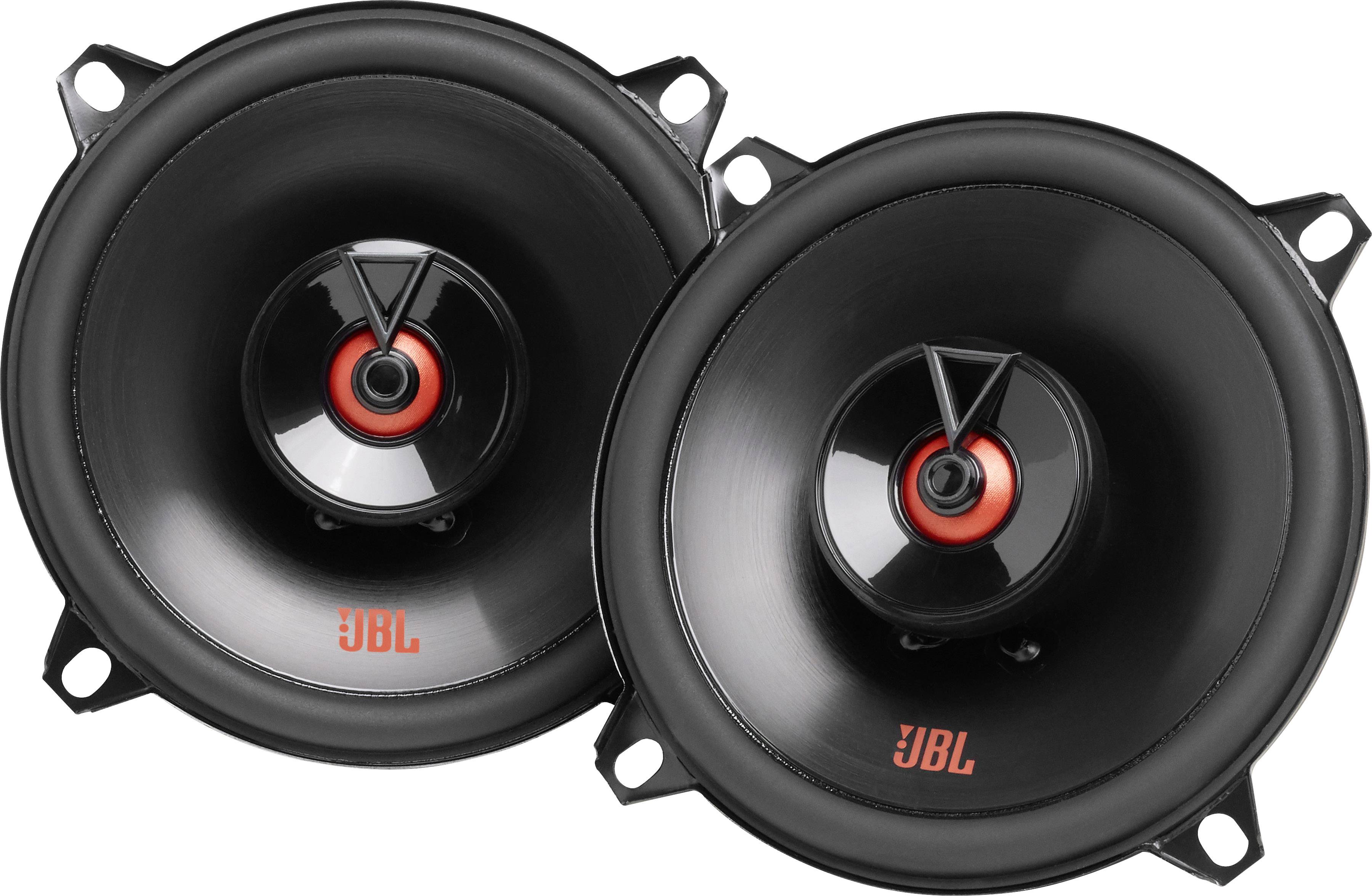 Zwei schwarze JBL-Autolautsprecher mit roten Details nebeneinander, zeigen die Vorderseite mit markantem Mittelstück und Logo.
