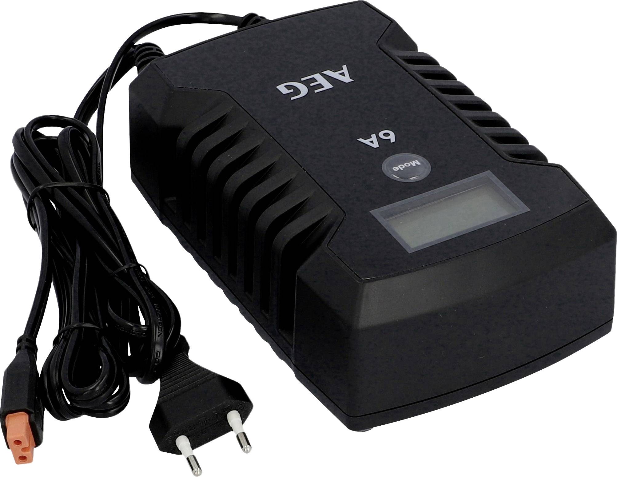 Schwarzes AEG-Ladegerät mit europäischem Stecker und Displayanzeige, Modellnummer 'GA'.