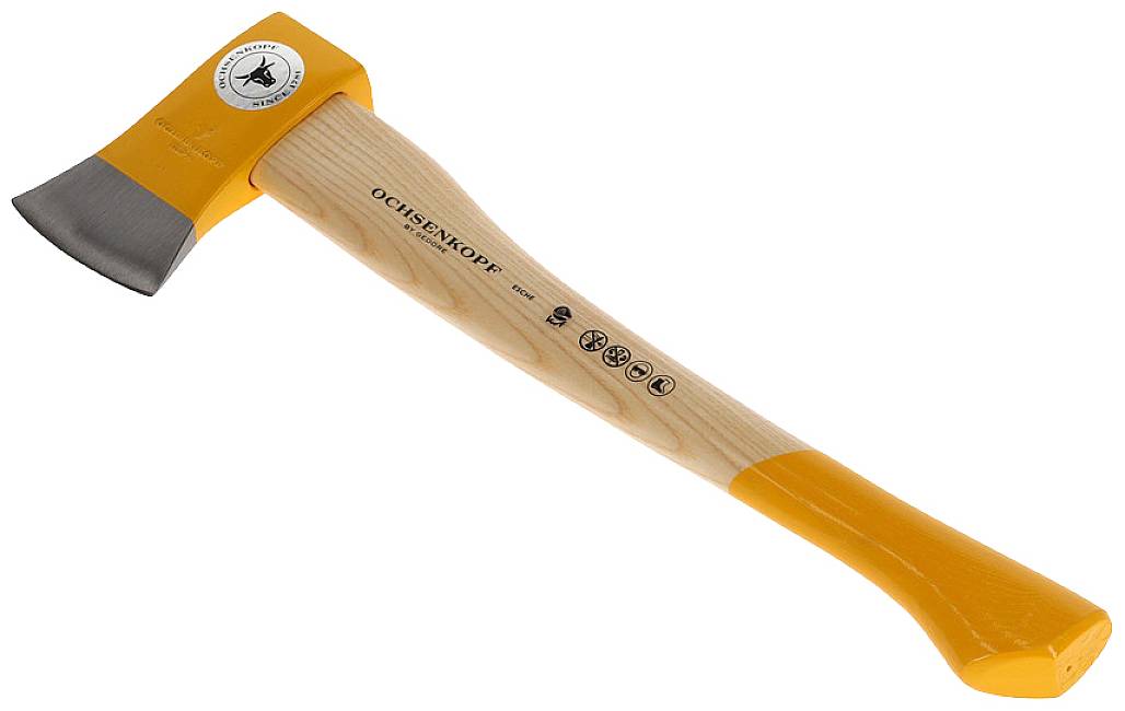 Eine Holzfällaxt mit orangem Schutz am Griffende und einem silbernen Axtkopf. Die Marke 'Ochsenkopf' ist auf dem Griff eingraviert.