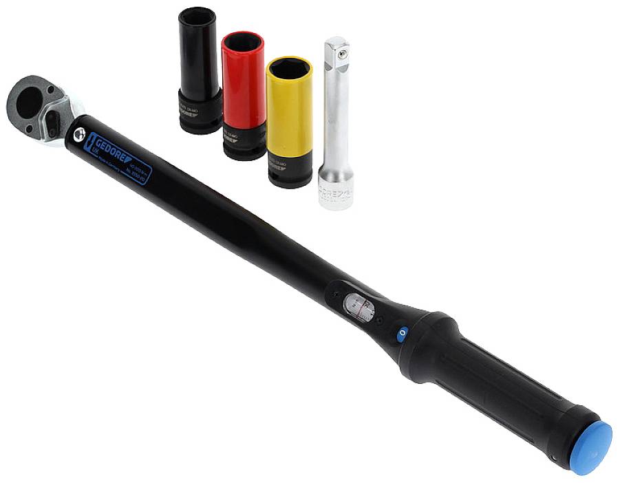 Drehmomentschlüssel-Set mit vier farblich gekennzeichneten Stecknüssen und Verlängerung, zur Feinjustierung bei Montagearbeiten.