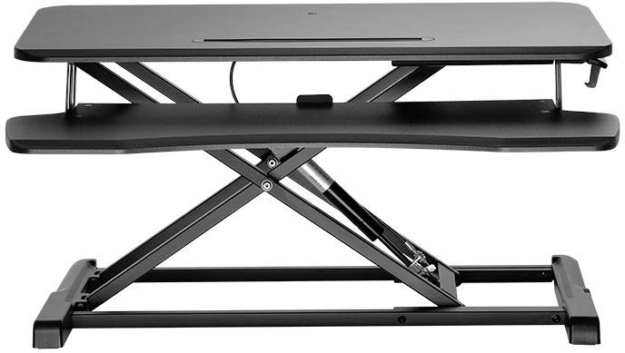 Ein höhenverstellbarer Schreibtischaufsatz aus schwarzem Metall und Kunststoff, mit zwei Ebenen für Monitor und Tastatur.