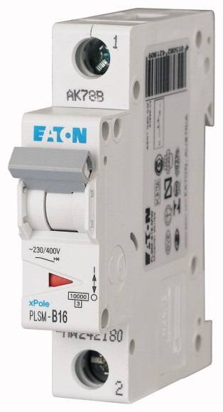 'Einpoliger Schutzschalter der Marke Eaton, Modell xPole PLSM-B16, geeignet für 230/400V, mit rotem Schaltzustand-Indikator.'