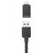 Ein USB-Kabel mit Typ-A-Stecker unten und abnehmbarem USB-C-Adapter oben, auf weißem Hintergrund.