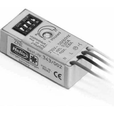 Ein elektrisches Schaltgerät mit Schaltern und Kabeln, zeigt eine Beschriftung mit technischen Spezifikationen, einschließlich Spannung und Strom.