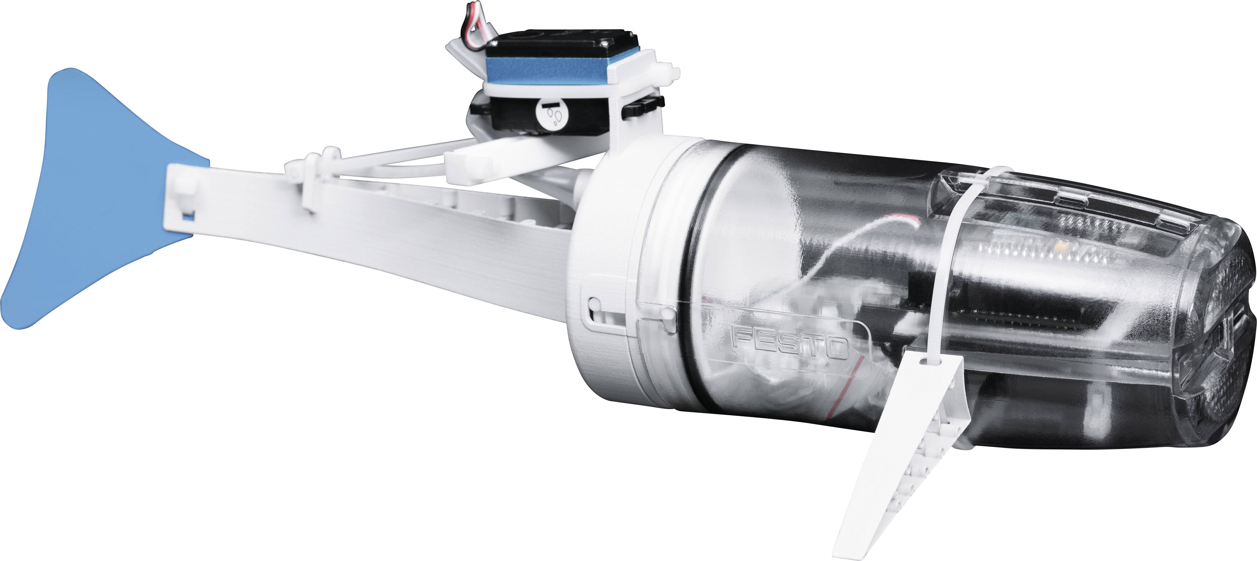 Kleiner, transparenter Roboterfisch mit einem blauen, beweglichen Schwanz und einem elektronischen Steuerungsmodul oben.