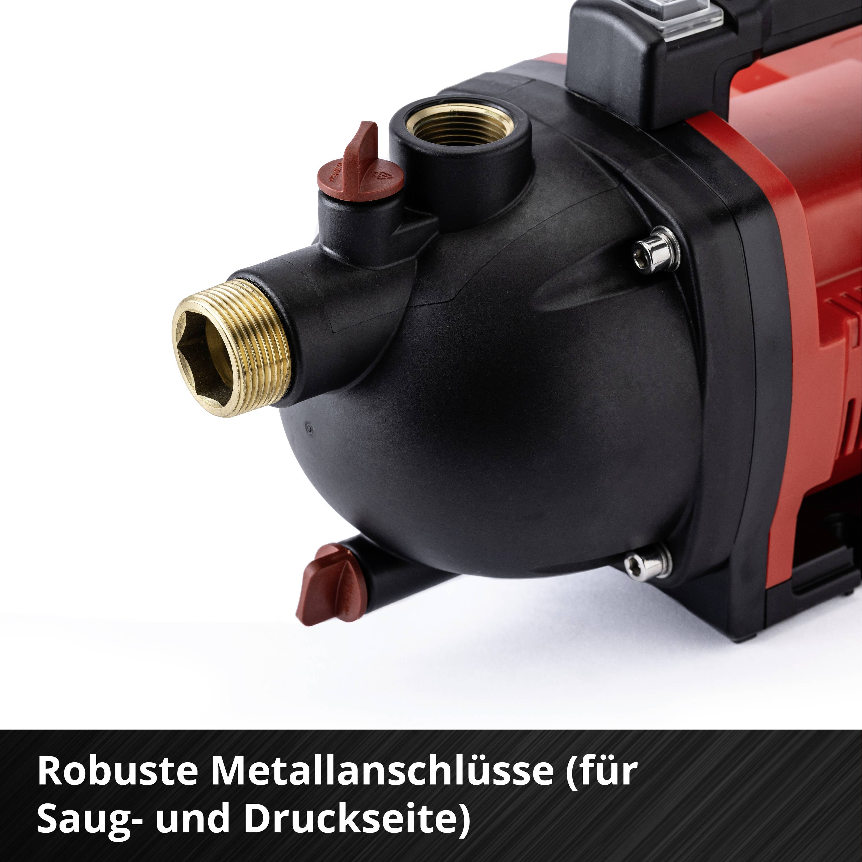 Metallanschluss an rotem Gerät, beschriftet 'Robuste Metallanschlüsse (für Saug- und Druckseite)'.
