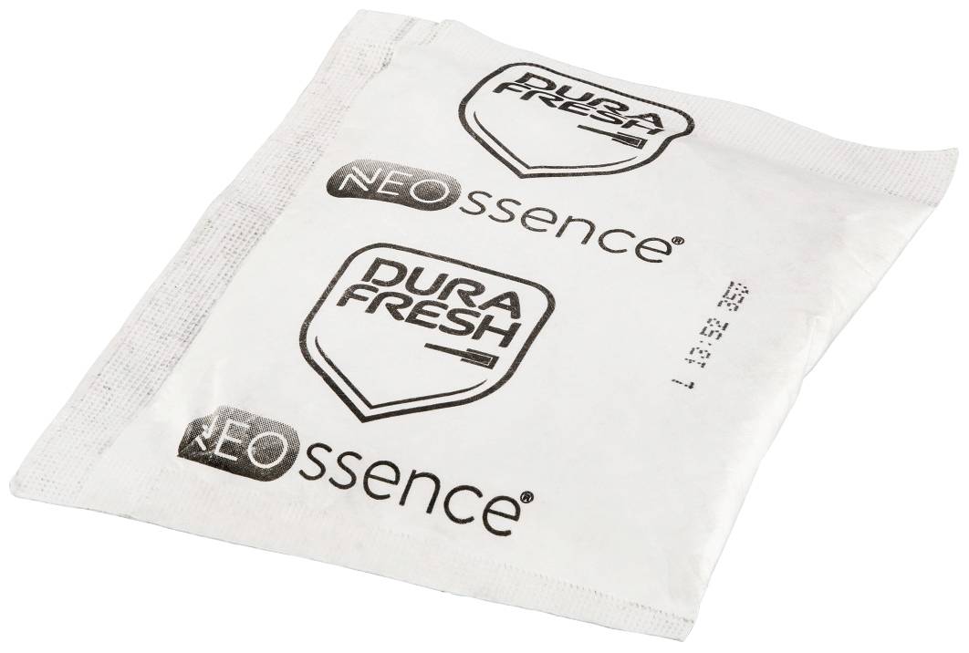 'NEOessence DURA FRESH' auf einem versiegelten weißen Beutelchen zu sehen, vermutlich ein Duft- oder Feuchtigkeitsabsorber.