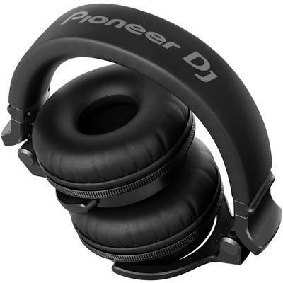 Schwarze DJ-Kopfhörer von Pioneer in zusammengeklappter Position, betont die tragbare und robuste Bauweise für DJs.
