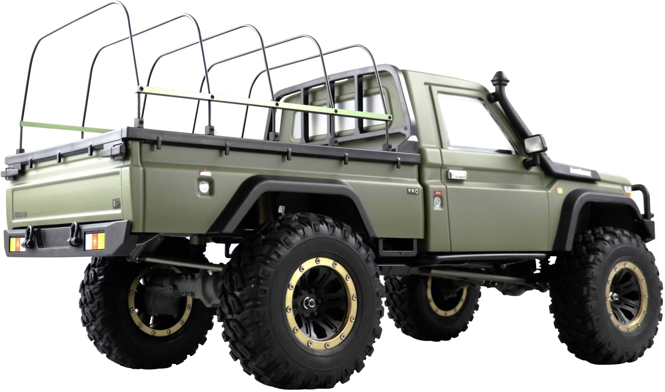 Ein grüner Geländewagen mit großem Ladebereich und robusten Reifen steht im Profil. Ideal für Abenteuer und schwere Lasten.
