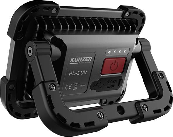 Ein tragbarer LED-Strahler mit robustem Gehäuse und verstellbarem Ständer. Enthält Markenname 'Kunzer' und Modellnummer 'PL-2 UV'.