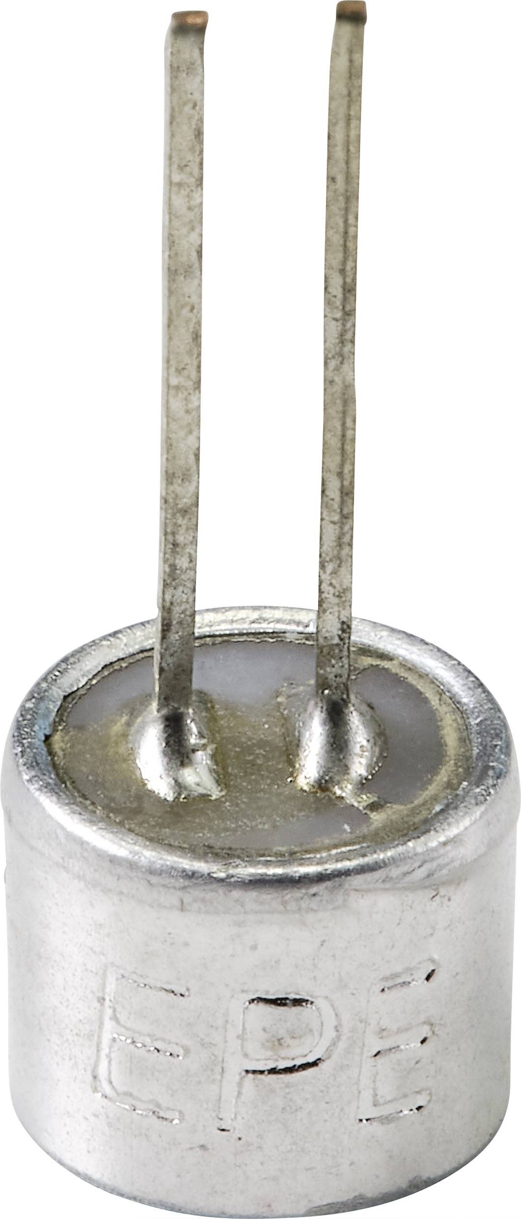 Nahaufnahme eines kleinen metallischen zylindrischen Bauteils mit zwei herausragenden Anschlussdrähten. Es scheint ein Mikrofon oder Sensor zu sein.