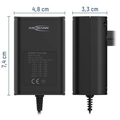 Zwei Ansichten eines schwarzen Netzteils mit den Maßen: Höhe 7,4 cm, Breite 4,8 cm und Tiefe 3,3 cm.