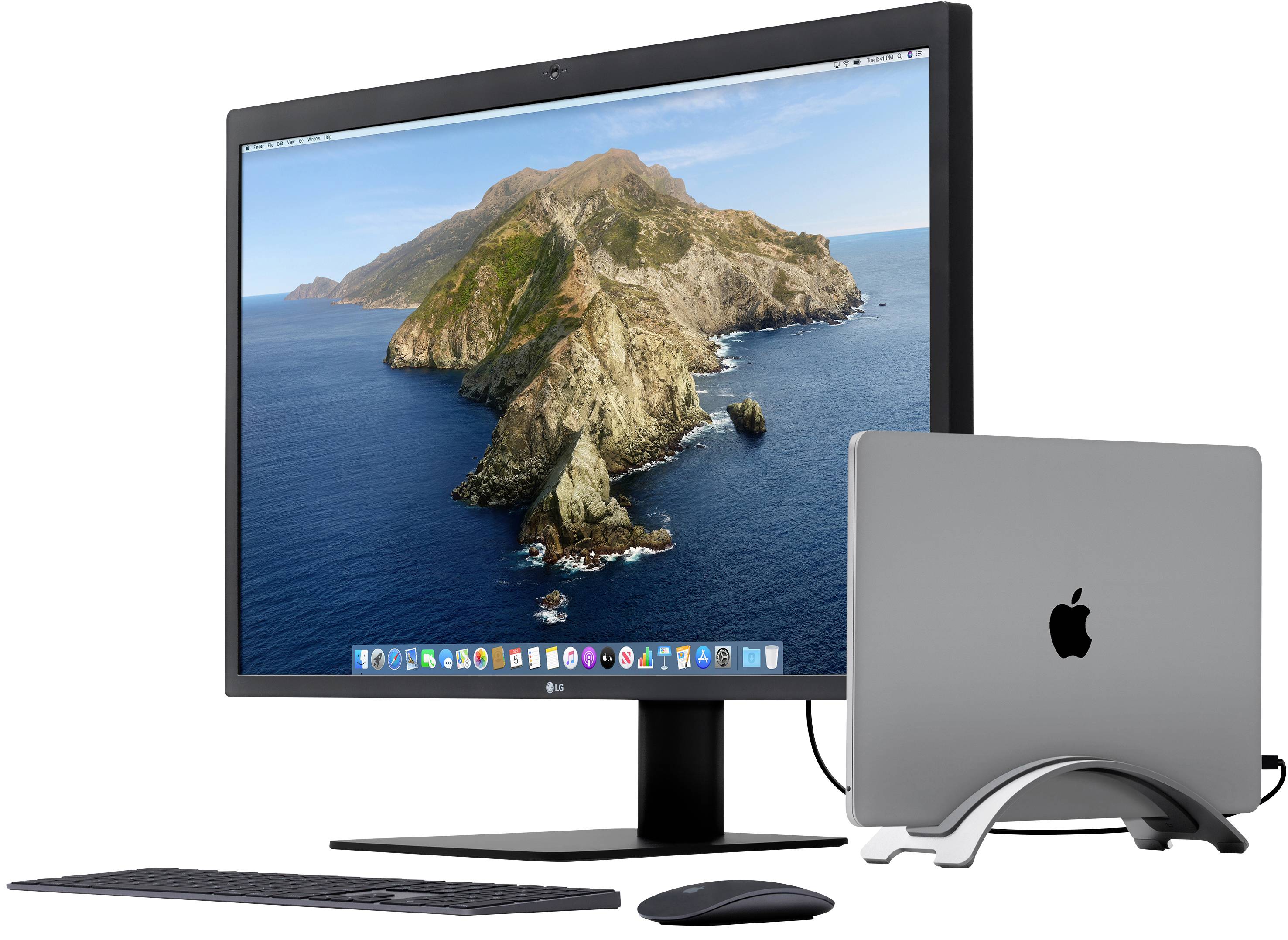 Ein Computermonitor zeigt eine Insel-Landschaft an. Daneben steht ein Laptop in einem Ständer. Tastatur und Maus sind ebenfalls sichtbar.