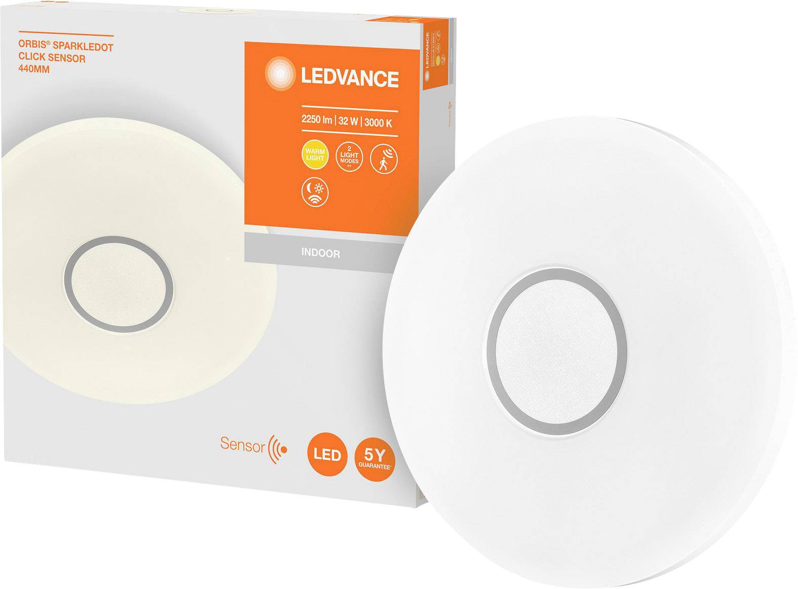 Verpackung und LED-Lampe von LEDVANCE. Die Lampe hat 2250 lm, 22 W, 3000 K. Geeignet für den Innenbereich, mit Sensor und 5 Jahren Garantie.