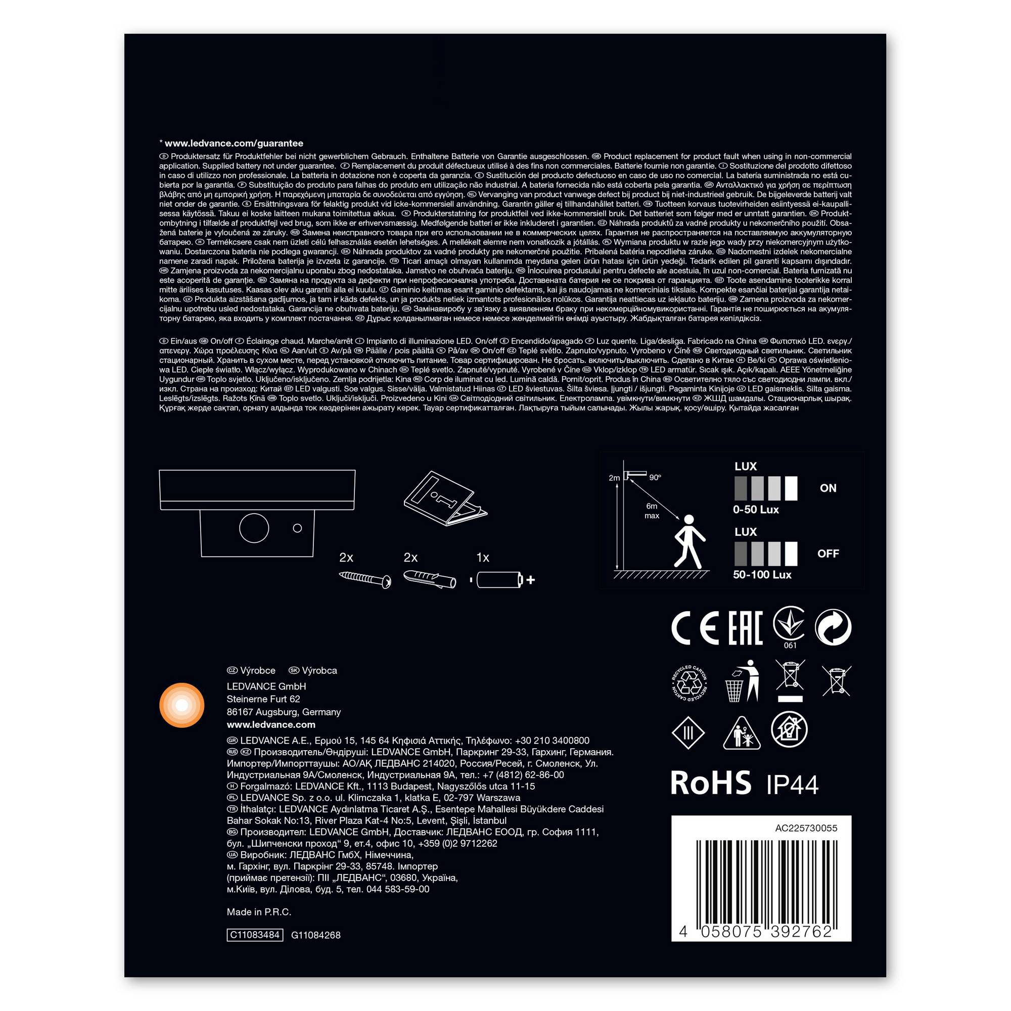 Schwarze Verpackung mit Produktinformationen. Oben Links: Hersteller-Webseite. Unten Symbole für Energieverbrauch und Schutzklasse IP44.