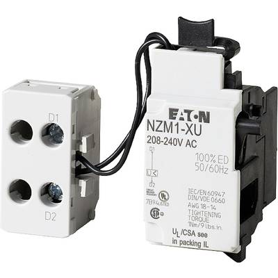 Ein elektronisches Bauteil mit Aufdruck 'Eaton NZM1-XU 208-240V AC', verbunden mit einem weißen Klemmenblock.